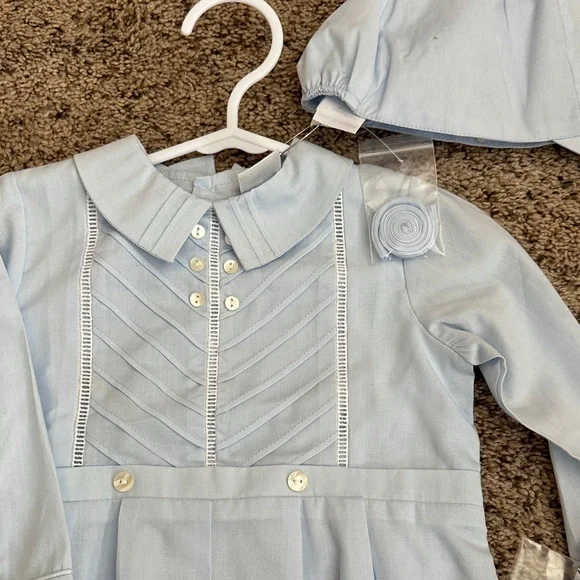 English Classic Baby Light Blue Baby One-Piece with Matching Hat - Picture 2 of 6
